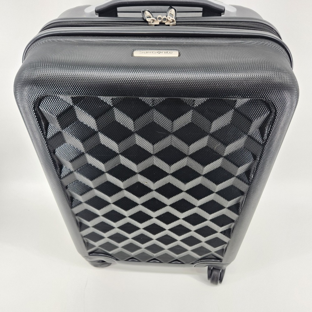 Samsonite 22 Inch Black Expandable Hard Side Spinner Carry On Luggage Suitcase